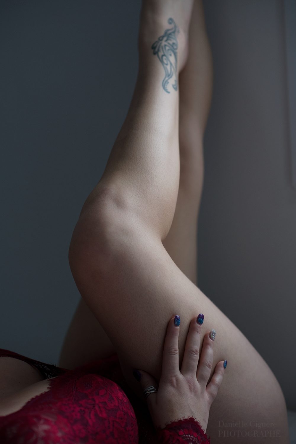 Les jambes d'une femme... toujours emblème de féminité / photo sensuelle