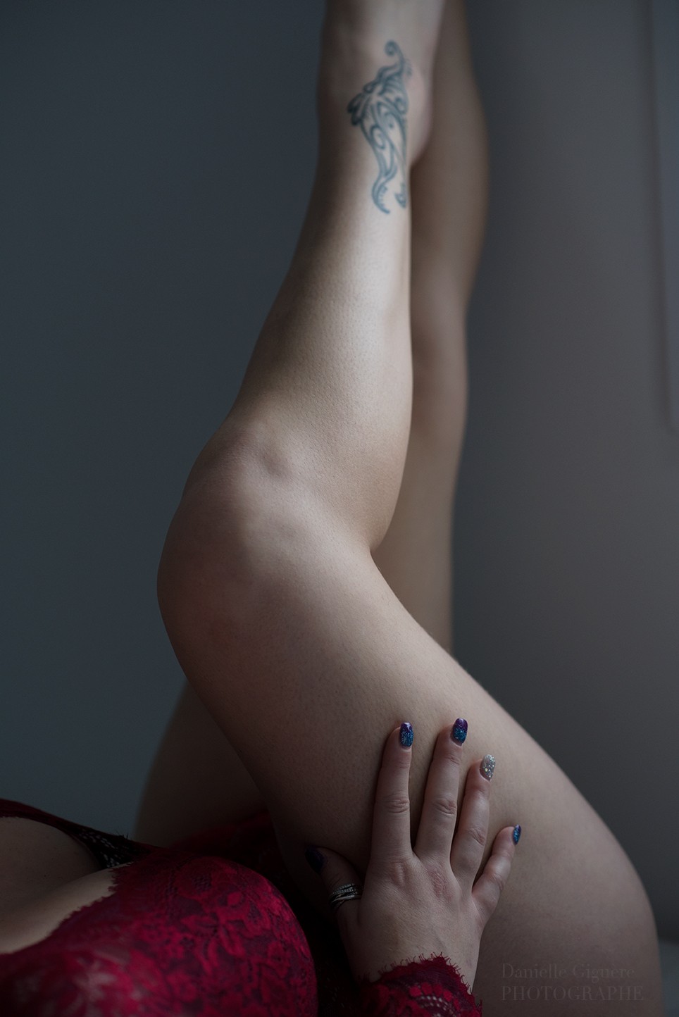 Les jambes d’une femme… toujours emblème de féminité / photo sensuelle