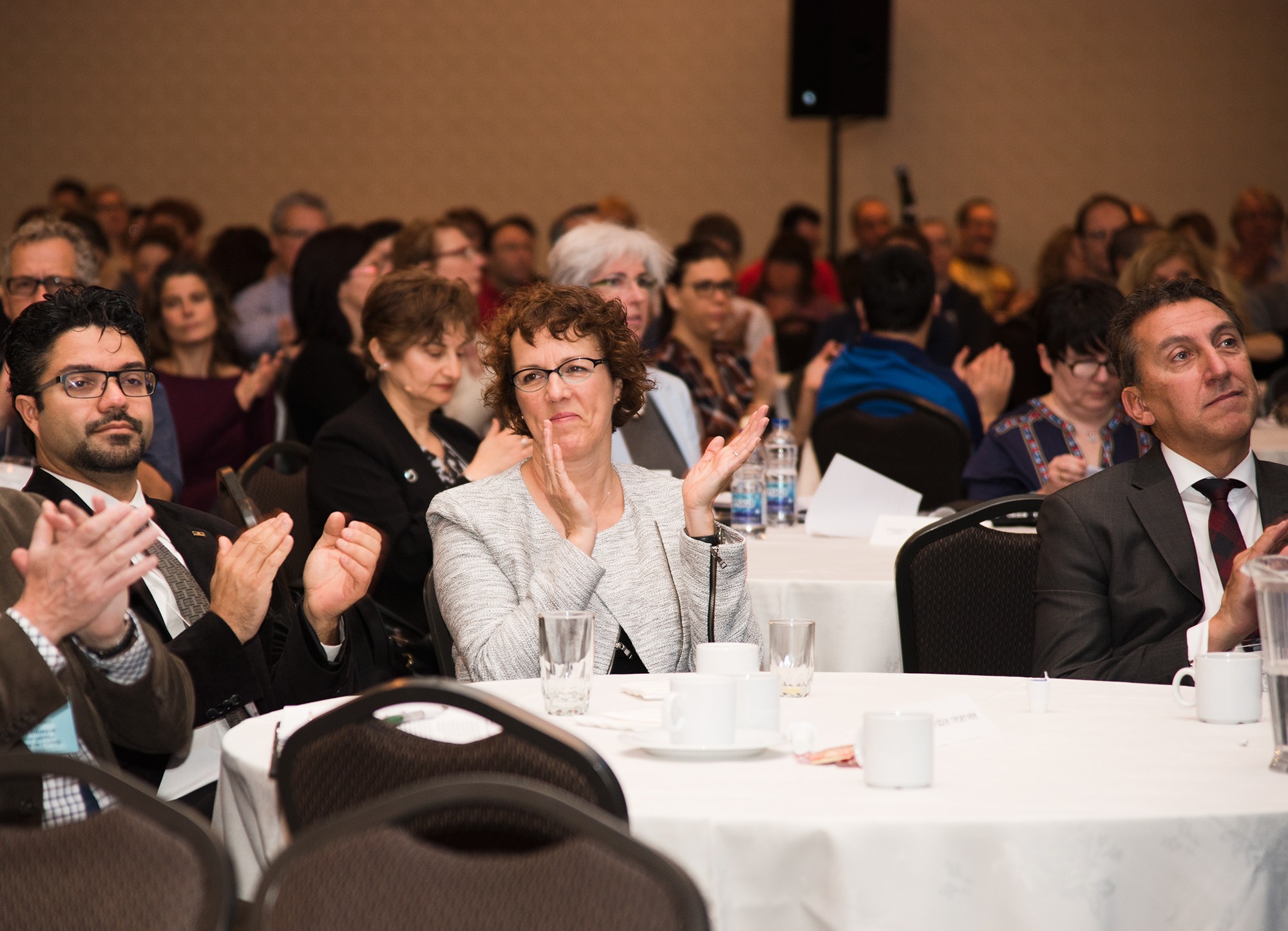 Photographie de l’audience durant une conférence de spécialistes de la santé / Ordre professionnel de la physiothérapie du Québec